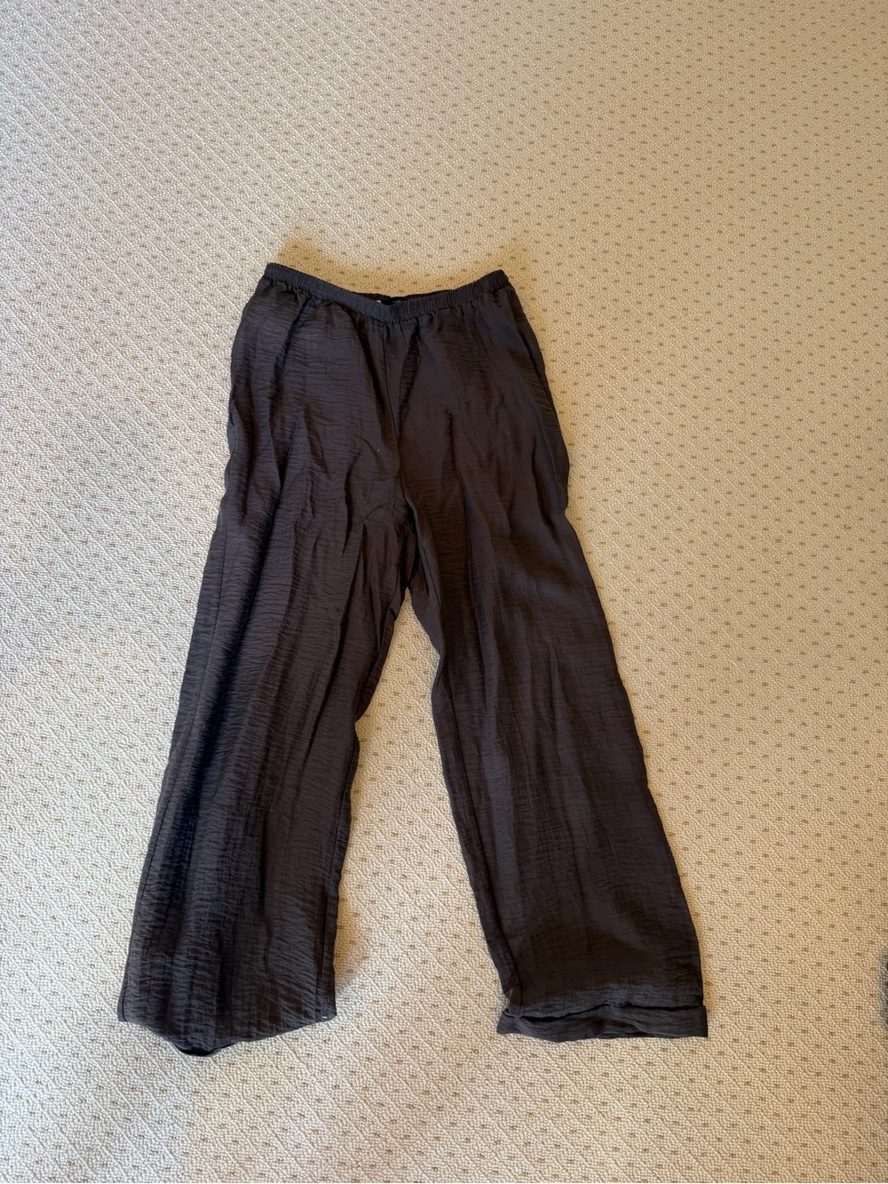 Women’s Black Lightweight Wide-Leg Pants